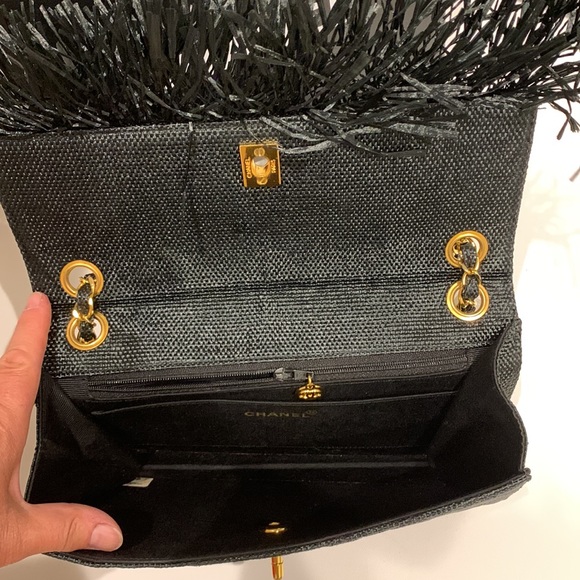 CHANEL 🖤 RARE Vintage Raffia Hemp Straw Quilted Flap Fringe Raw Edge Real Gold - Picture 14 of 16